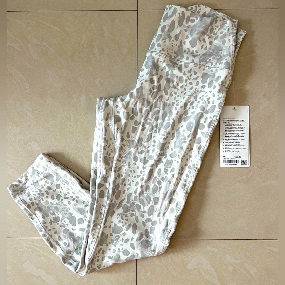 NWT Lululemon Align HR Pant - 25 inch - Size 10!
